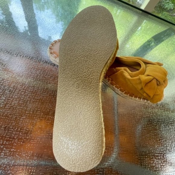 Cloth Knot Tied Sandals - Picture 3 of 3